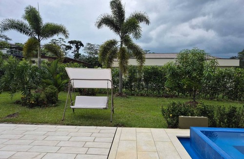 Restrepo House | Spacious 4-Bedroom Country House with a Pool, Jacuzzi, and Lush Gardens
