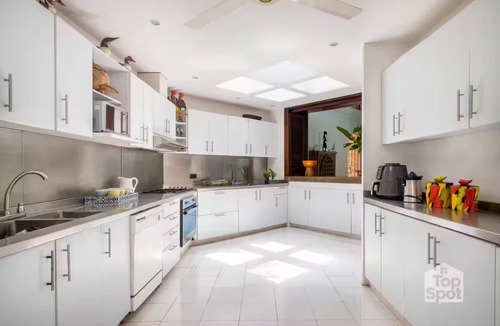 Girardot Villa | Spledid Oasis for 26 in El Peñón, by TopSpot®!