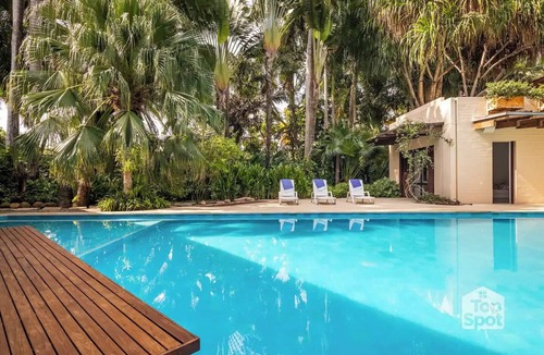 Girardot Villa | Spledid Oasis for 26 in El Peñón, by TopSpot®!
