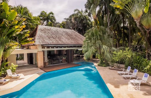 Girardot Villa | Spledid Oasis for 26 in El Peñón, by TopSpot®!