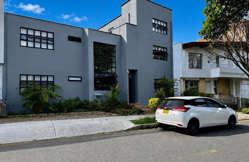 La America Apartment | Studio near Viva Laureles, A/C, Wi-Fi