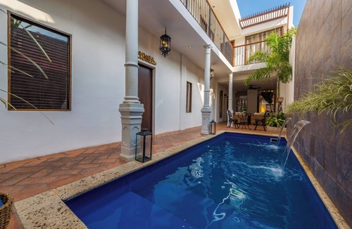 Centro House | Stunning 10 BDR House in the Heart of the old Town