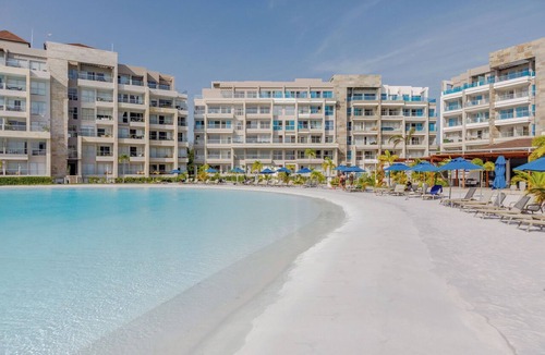 Ceballos Apartment | Stunning Lagoon View Apartment with Balcony 2BR for 6