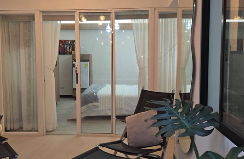 La America Hotel | Suite 1: Oasis Nomad Coliving with Jacuzzi and WiFi, Medel 2+