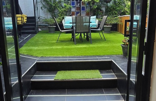 La America Hotel | Suite 1: Oasis Nomad Coliving with Jacuzzi and WiFi, Medel 2+