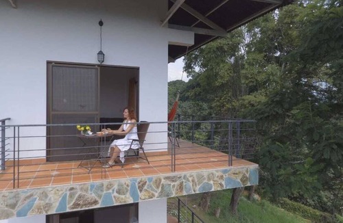 La Mesa Hotel | Suite between mountains I Jacuzzi and turkish bath at Hotel Toscana