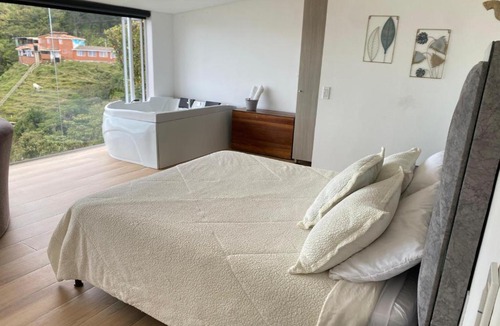 Bello Hotel | The Adventure House San Felix