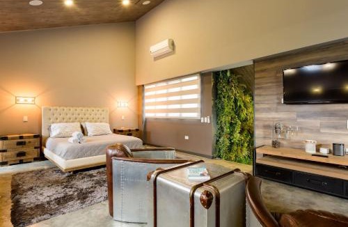 La Florida Apartment | "The Belmonte Penthouse" GuestsOK - 5min to Lleras Park - Daily HouseKeeping