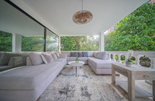 Castropol House | The Garden Mansion | 11 Bedrooms with Club Lounge Jacuzzi Olympic Pool Maid AC