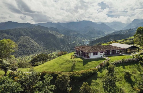 Salento House | The House in the Clouds - Luxury Home in Salento - 360° View of the Cocora Valley
