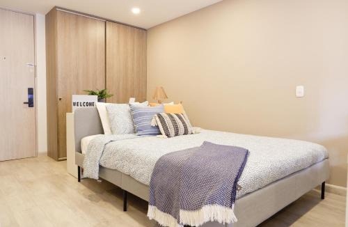 Usaquen Apartment | The Petit Flat - Bright & stylish studio apartment near Unicentro