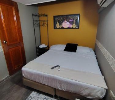 Manga Hotel | TINY ROOM con Ventilador Cerca MUELLE CRUCEROS