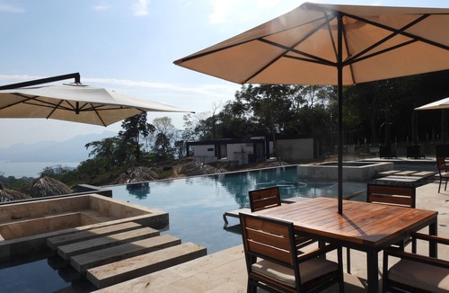 Giron Hotel | TOPOWA CLUB HOUSE RESORT
