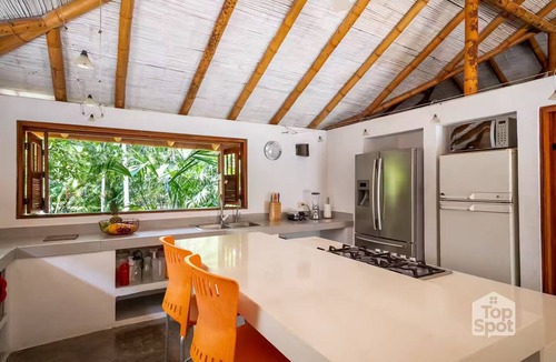Apulo House | ¡TopSpot® en la Mejor Ubicación de Entrepuentes!