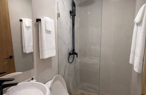 Cartagena District Bed & Breakfast | Tropical Oasis Room – Quiet & Comfort Retreat