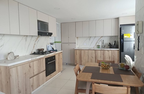 Bocagrande Apartment | Vilma Luxury Rentals marina del rey laguito building