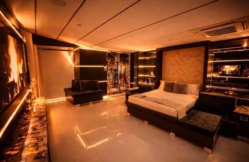 La Florida Apartment | Visitors allowed, 11 rooms, in Lleras Park, security 24 hrs.