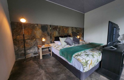 San Francisco Cabin | VÖRA Romantic Getaway & Boutique Cabin in the Woods