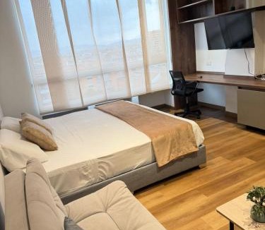 Santa Ana Apartment | VOU Suite 706