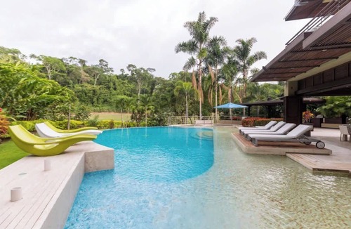 Anapoima Apartment | w* | Attractive 6BR Villa w/ Pool at Mesa de Yeguas