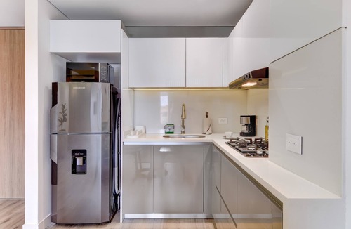 San Patricio Apartment | w* | Chic Loft w/Balcony in Santa Bárbara