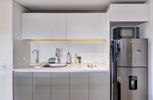 San Patricio Apartment | w* | Cozy 2BR in Santa Barbara w/Balcony