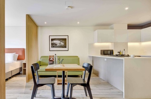 San Patricio Apartment | w* | Dazzling Loft w/Balcony in Santa Bárbara