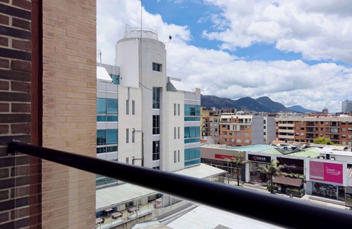 San Patricio Apartment | w* | Enchanting Loft in Santa Barbara w/Balcony