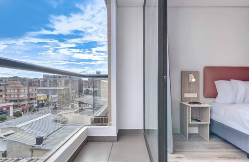 San Patricio Apartment | w* | Stunning Loft in Santa Barbara w/Balcony