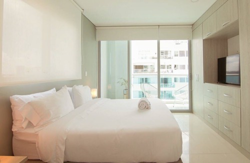 Manga Apartment | w* | Upscale 3BR w/ AC in Cartagena