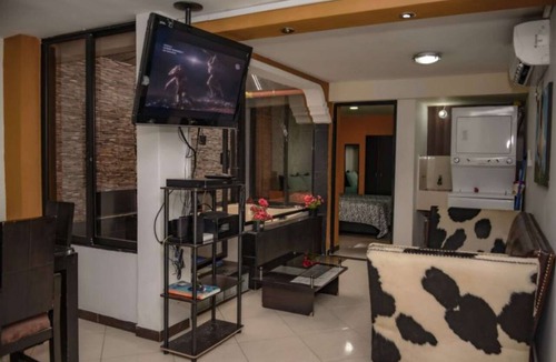 Zona Rosa Apartment | Wonderful One bedroom AC Hot Tub 2 blocks Lleras