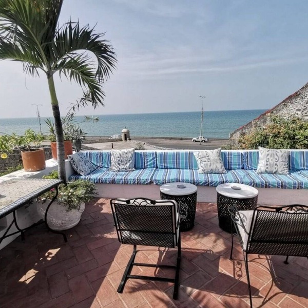 Amazing Villa in Historic Center - ocean front-sunset- Chef & full staff