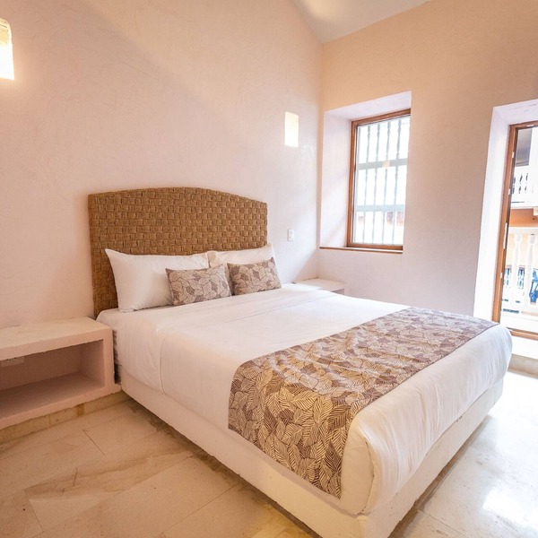 Deluxe Room @Walled City with Balcony