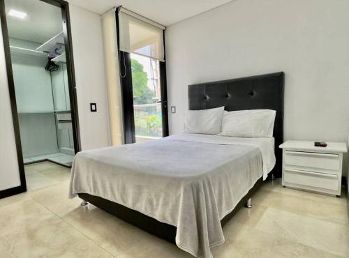 202 Family Haven in El Poblado: Spacious & charming in Medellín