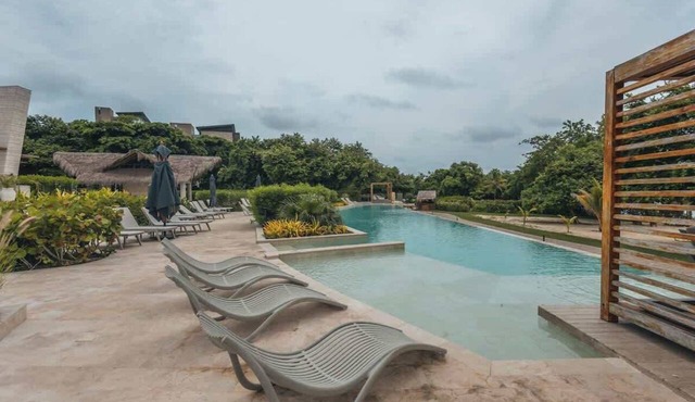 3BR chic island escape with shared pool