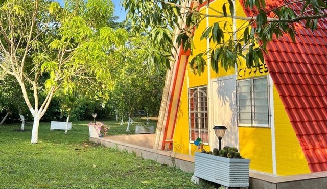 A comfortable, private chalet with easy access, surrounded by nature in Sampues. in Sampués