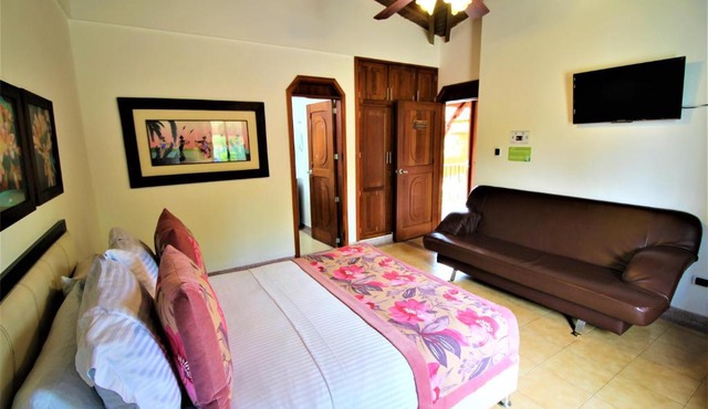Amazilia Hotel Campestre ubicado en Cerritos cerca a Ukumari