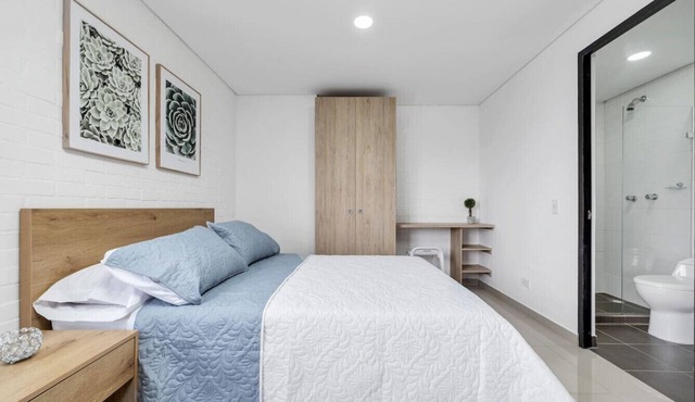 Amazing 19th floor apt with City View in Medellín