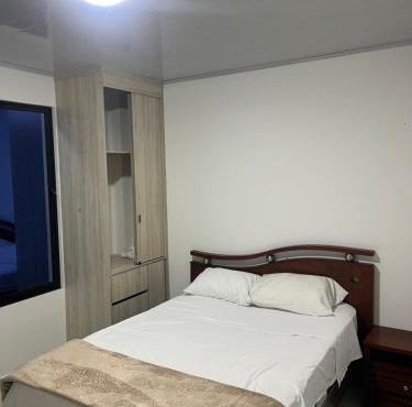 Apartaestudio en la mesa