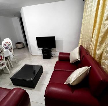Apartamento amplio en conjunto