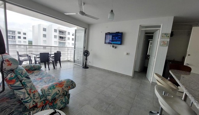 Apartamento Aqualina Orange Octavo Piso 3 Habitaciones Vista a Piscina