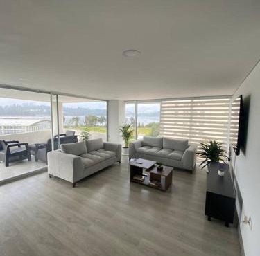 Apartamento con vista al lago.