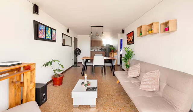 Apartamento vista panorámica oeste seguro central in Cali