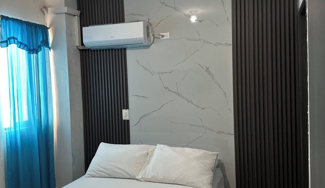 Apartment in Santa Fe de Antioquia with Swimming Pool one block away and Air Conditioner