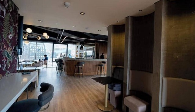 Apartment with Pool and 360 Degree View