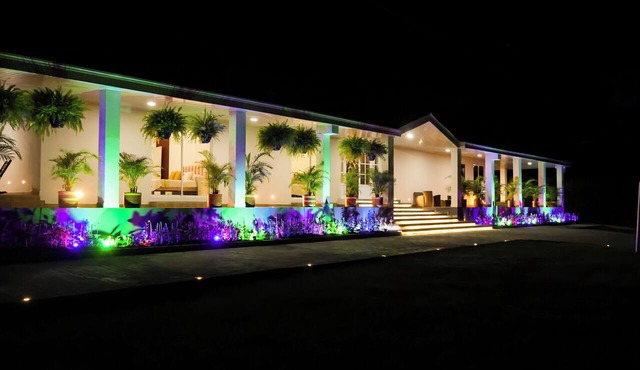 Area 89. Stunning Villa—Pool, Hot Tub, and Home Theater, Just 5 Minutes from the Hot Springs in Rivera