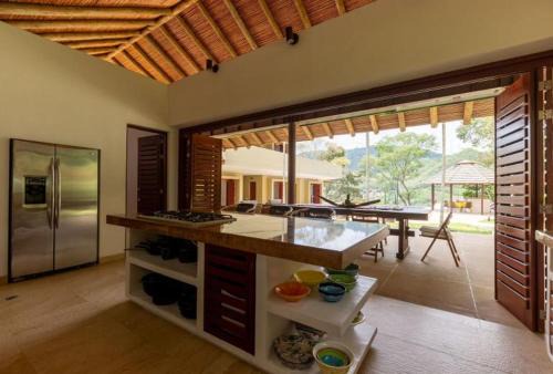 Astonishing 5BR House with pool in Anapoima in Anapoima