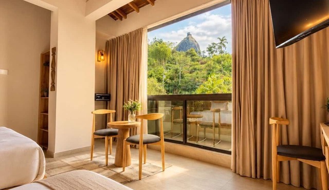 Bahia Serena Hotel in Guatape