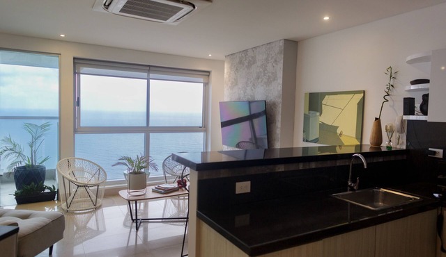 Beach Front 2BR in Murano Elite with A/C in Cartagena de Indias