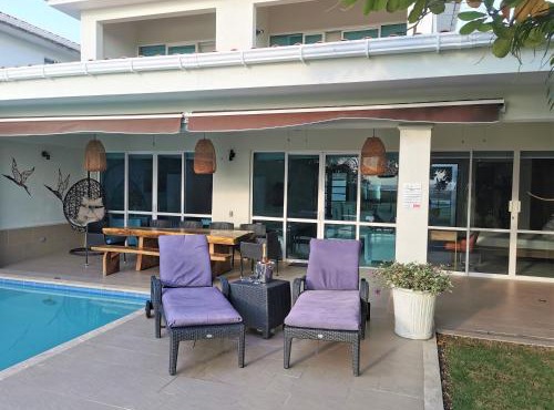 Beach Villa Sol & Mar Cartagena, beachfront & private pool